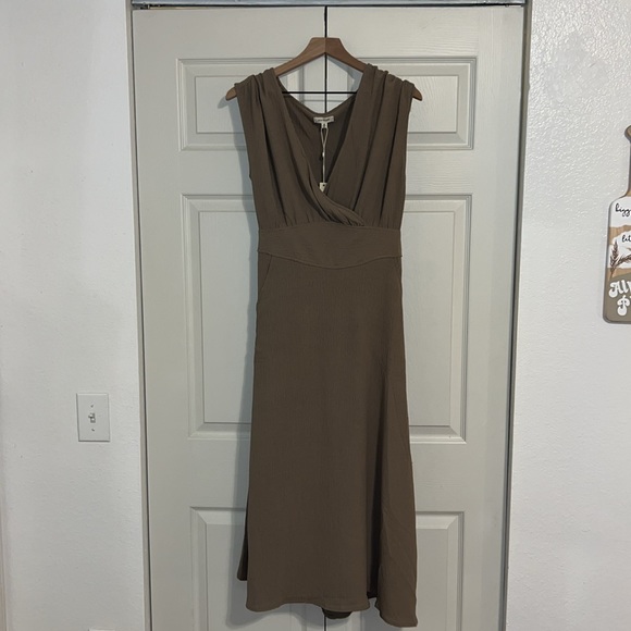 Brown maxi casual dress with pockets - Picture 2 of 6